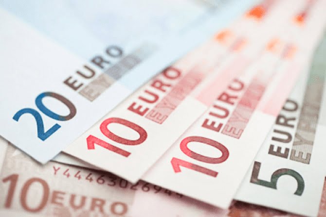 Chỉ số US Dollar Index (DXY) đo lường biến động đồng bạc xanh với 6 đồng tiền chủ chốt (EUR, JPY, GBP, CAD, SEK, CHF) quay đầu giảm 0,40%, xuống mốc 105,26.