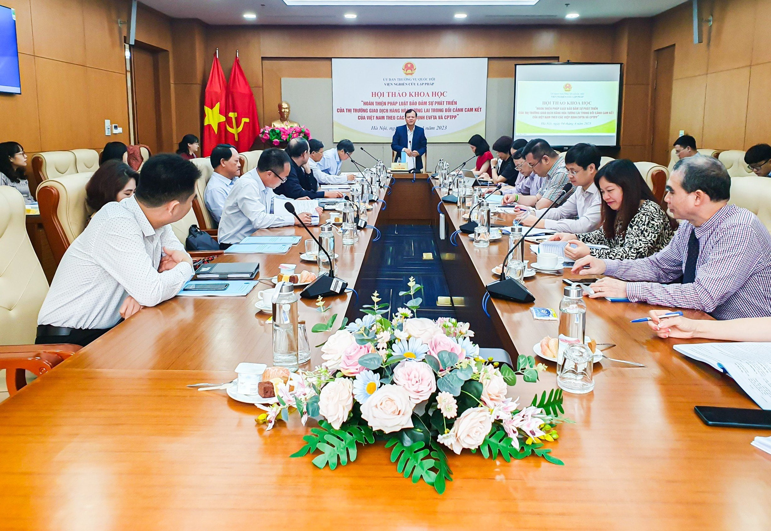 Hoàn thiện pháp luật để thúc đẩy phát triển thị trường giao dịch hàng hóa tương lai